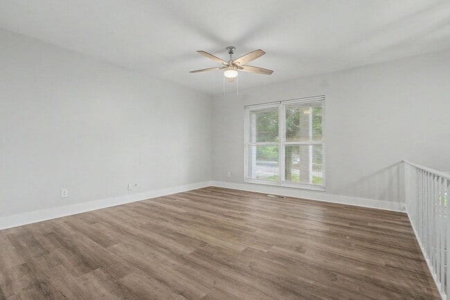Building Photo - 1811 Devra Dr