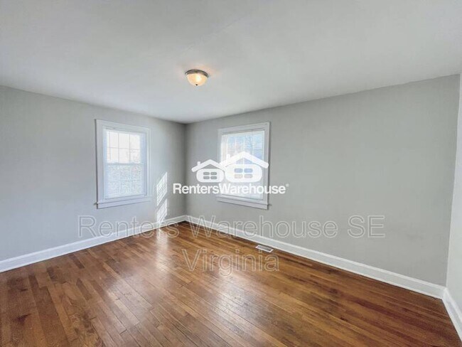 Building Photo - 459 Algonquin Rd