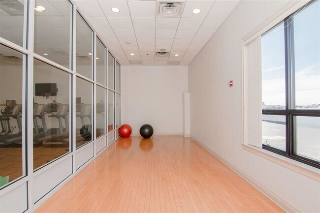 Building Photo - 110 Tidewater St