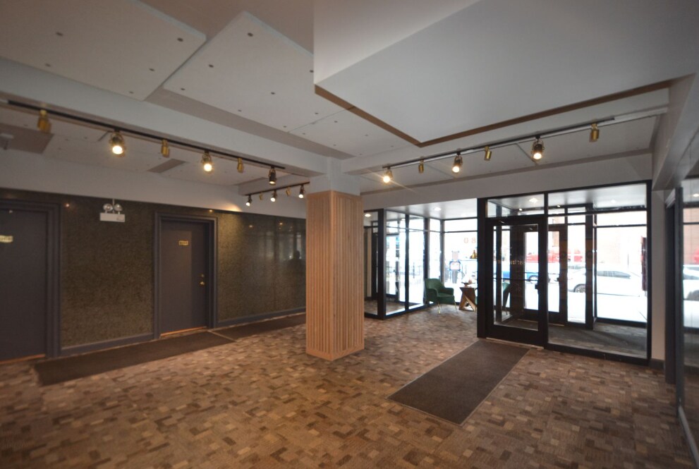 Building Photo - 707 W Gordon Ter