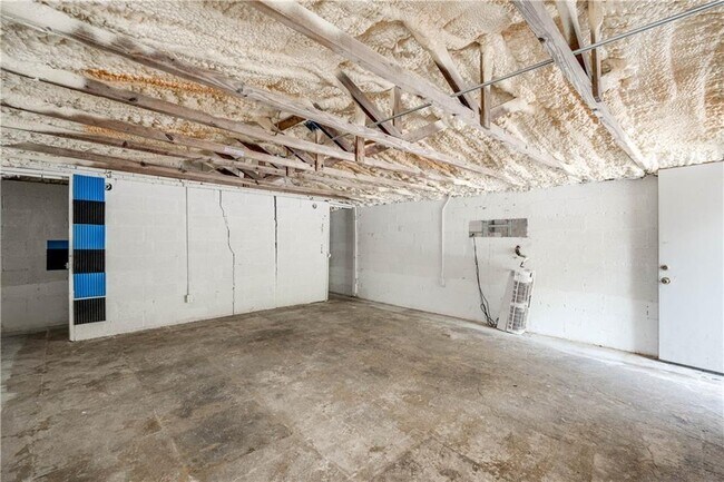 Building Photo - 4001 Maplewood Ave