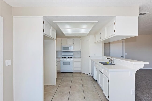 Building Photo - 7267 Dalscote St