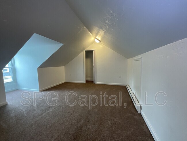 Building Photo - 19 S Lee St