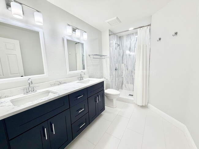 Building Photo - 1080 W Riviera Blvd