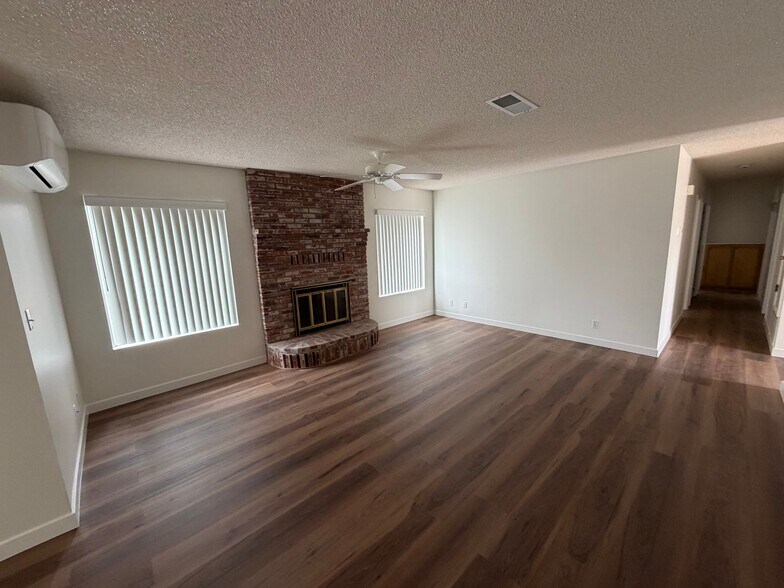 Building Photo - 1723 Ivy Rd