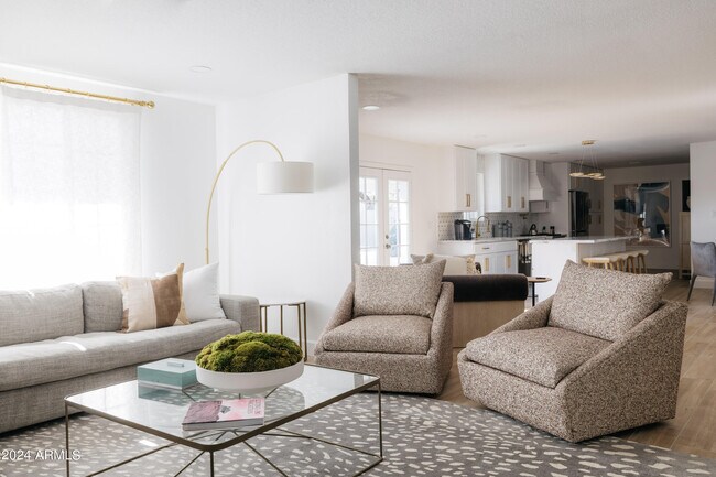 Building Photo - 6629 E Dreyfus Ave