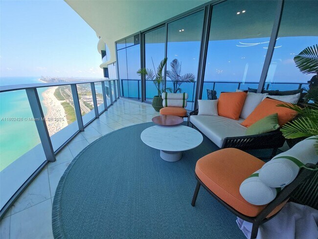 Building Photo - 15701 Collins Ave
