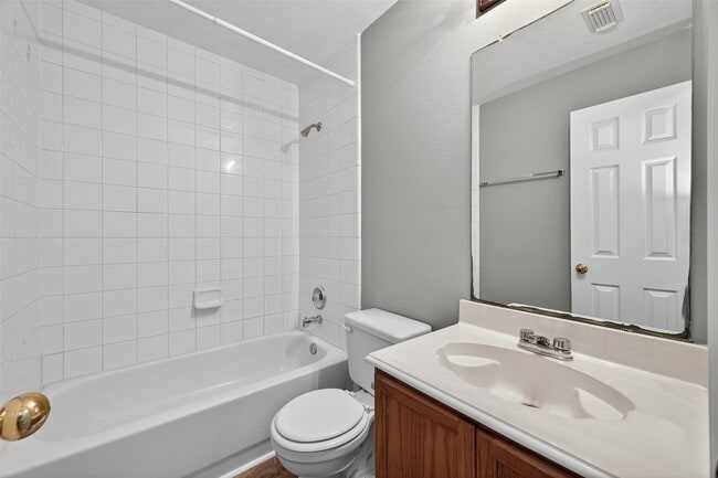 Building Photo - 8253 Fuqua Gardens Dr