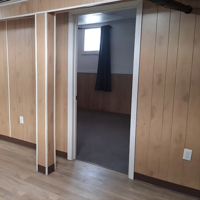 Building Photo - 802 Main St