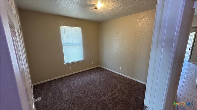 Building Photo - 3204 Raven Dr