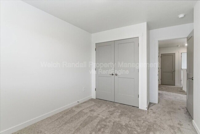 Building Photo - 3672 S 4525 W