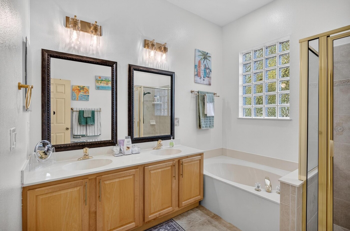 Building Photo - 8 Collinson Ct