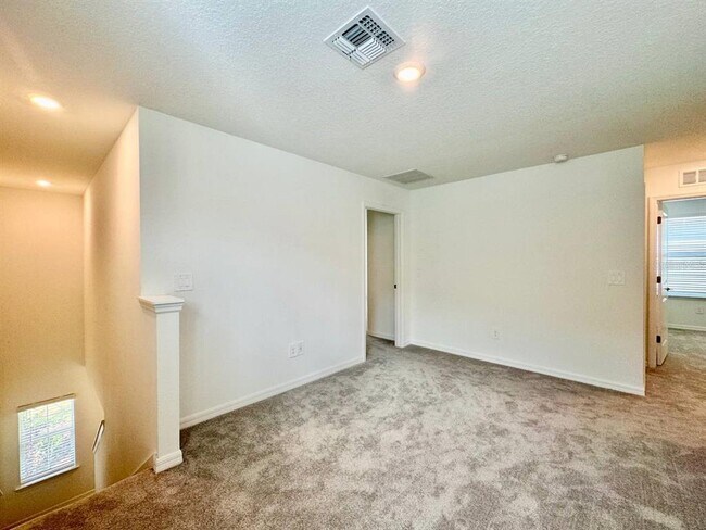 Building Photo - 17554 Pleasantview Blvd