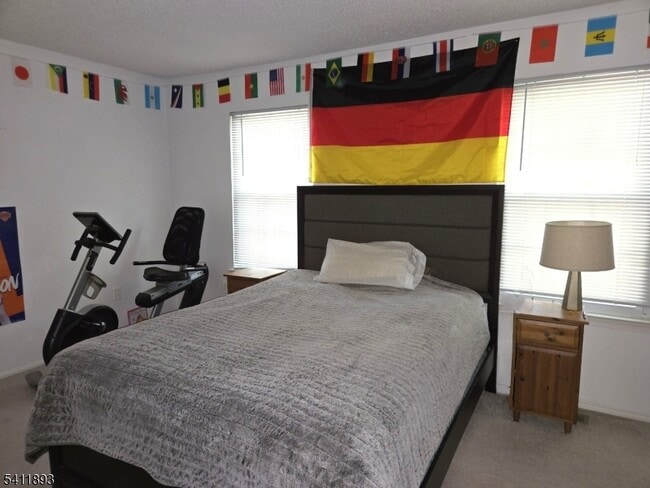 Building Photo - 27 Woodward Ln