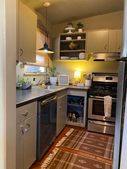 Building Photo - 216 Emporia Blvd