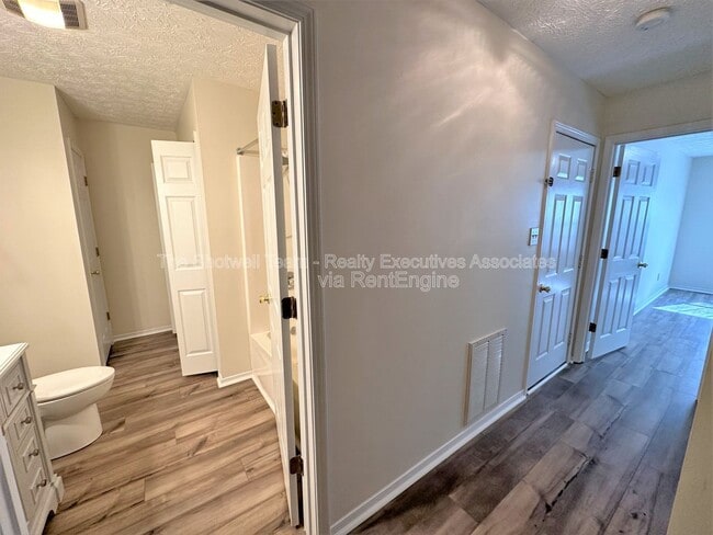 Building Photo - 819 Calypso Way