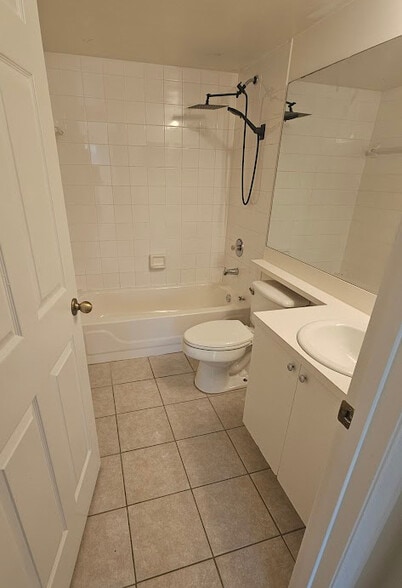 Bathroom 2 - 2033 SE 10th Ave