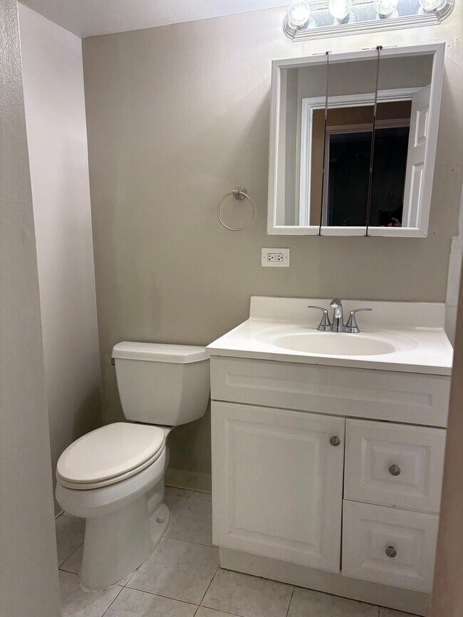 Building Photo - 9821 Bianco Terrace