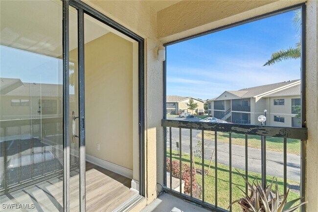 Building Photo - 5325 Summerlin Rd