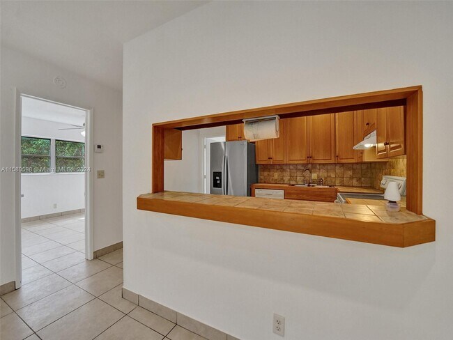 Building Photo - 1631 NE 51st St