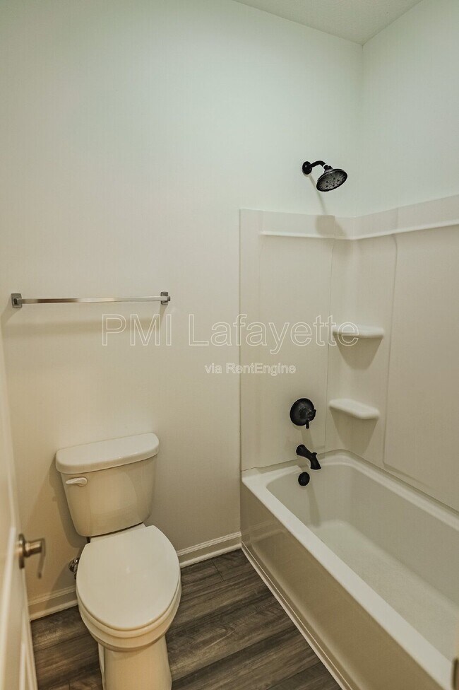 Building Photo - 641 W Bulrush Ct