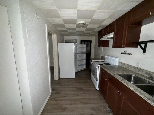 Building Photo - 1117 N Brack St
