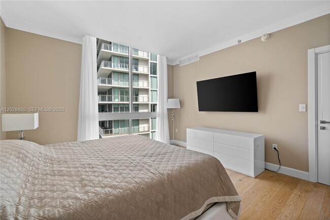 Building Photo - 250 Sunny Isles Blvd