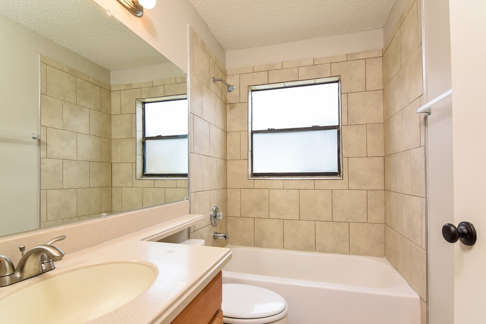 Building Photo - 600 Birgham Pl