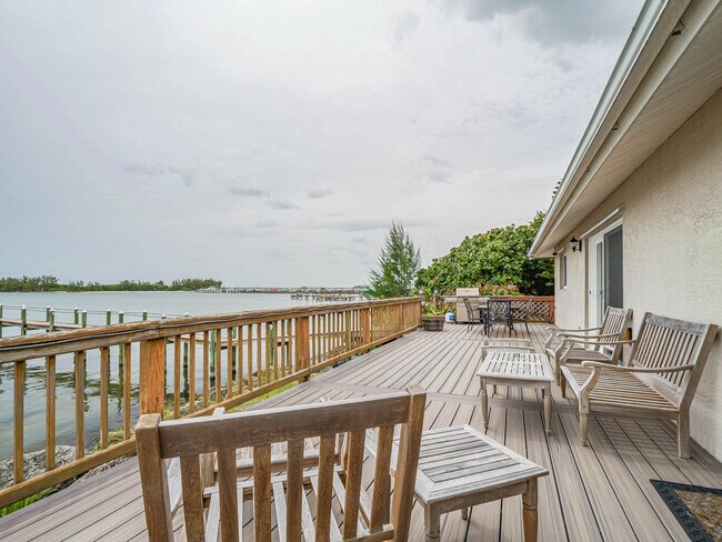 Building Photo - 1716 Indian River Dr