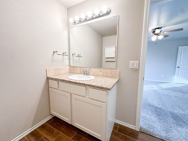 Building Photo - 3/2/2 Home in Windstone!