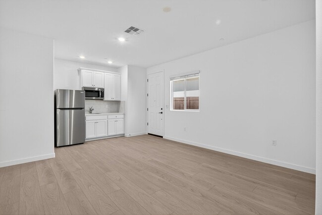 Building Photo - Brand New 4br Home - Waterways at Westlake