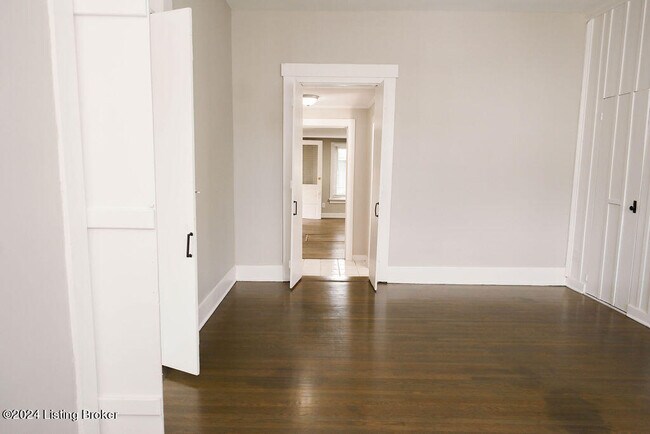 Building Photo - 208 Pope St