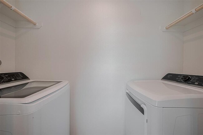Building Photo - 3045 Dawn Sound Drive