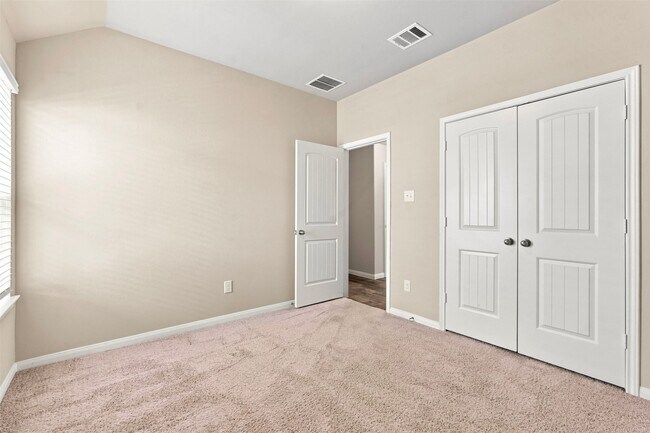 Building Photo - 5323 Brooklyn Rose Dr
