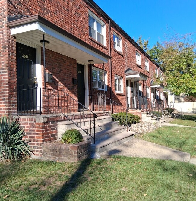 Interior Photo - 601-615 Benner St LLC