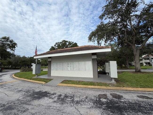 Building Photo - 14037 Fairway Island Dr