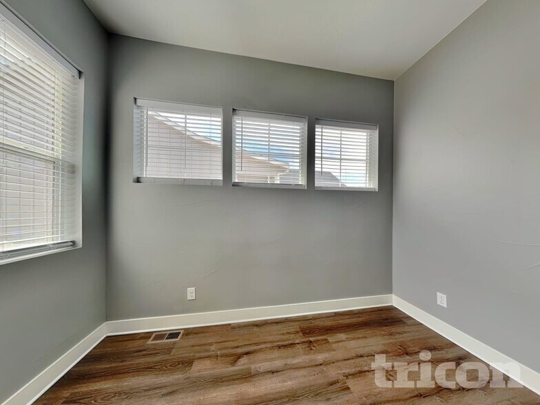 Building Photo - 4646 Mt Shavano St