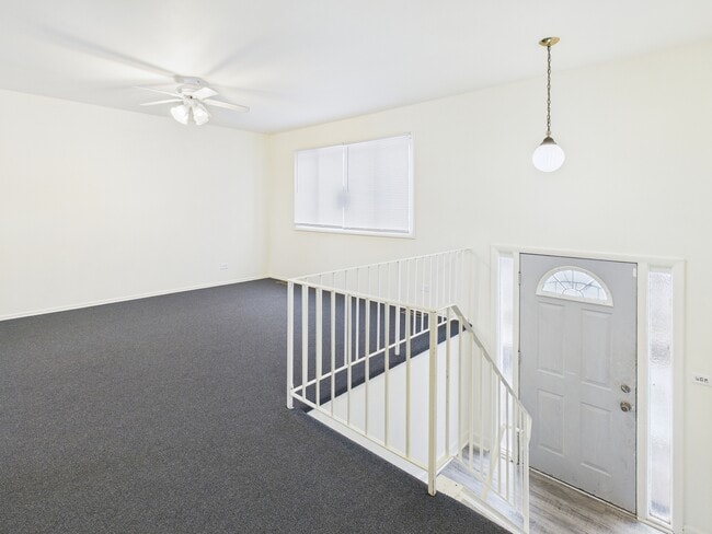 Building Photo - 17681 Country Club Ln