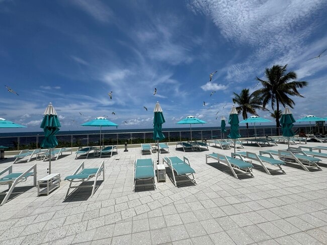 Building Photo - 2501 S Ocean Dr