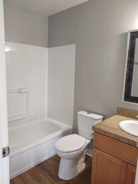 Bath - 13473 SW 17th St