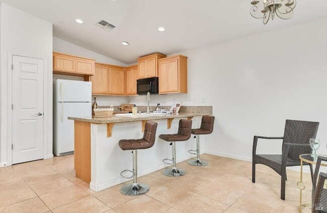 Building Photo - 504 Silver Ridge Dr