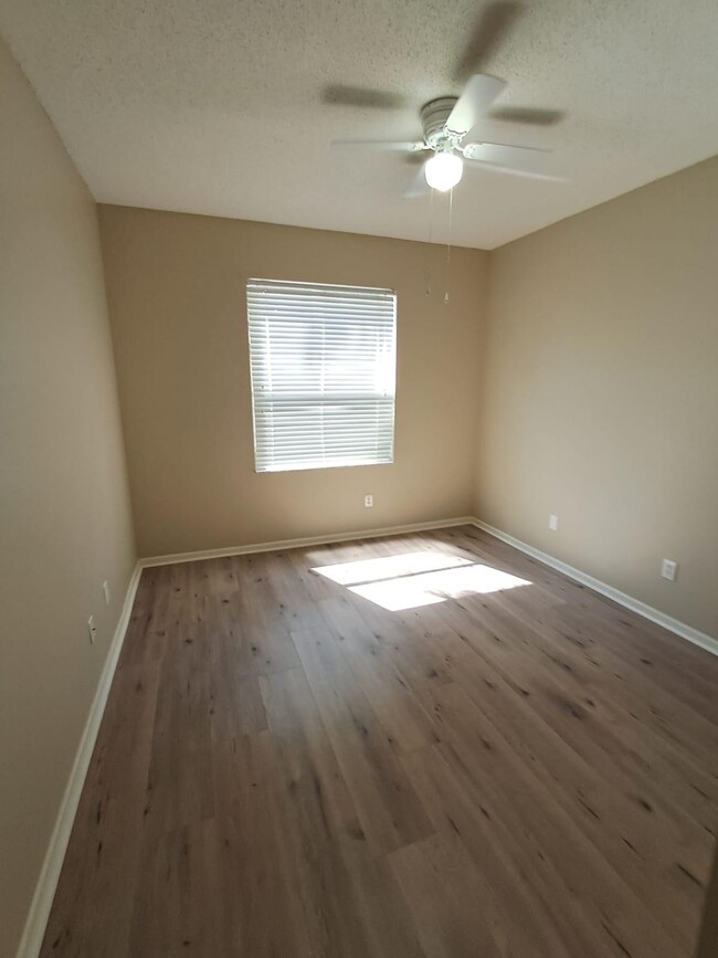 Building Photo - 223 E Coral Trace Cir