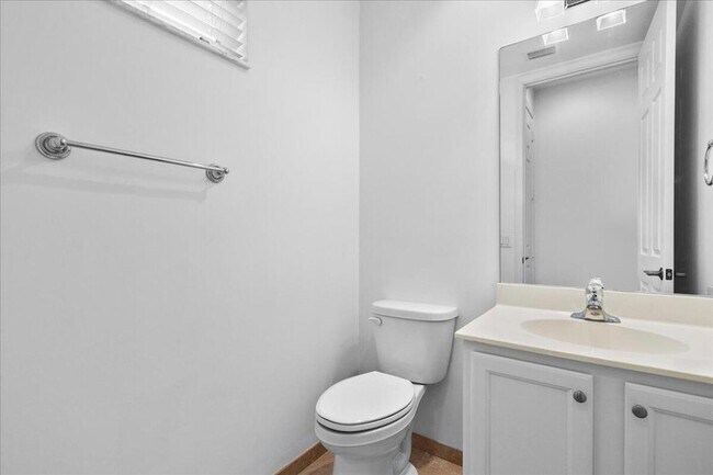 Building Photo - 556 Tomahawk Ct