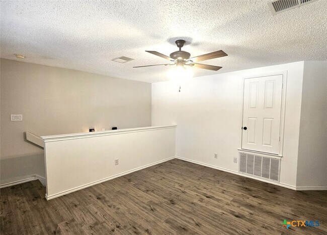 Building Photo - 1648 Dogwood Ln