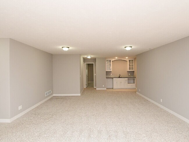 Building Photo - 19527 Shadow Ridge Dr