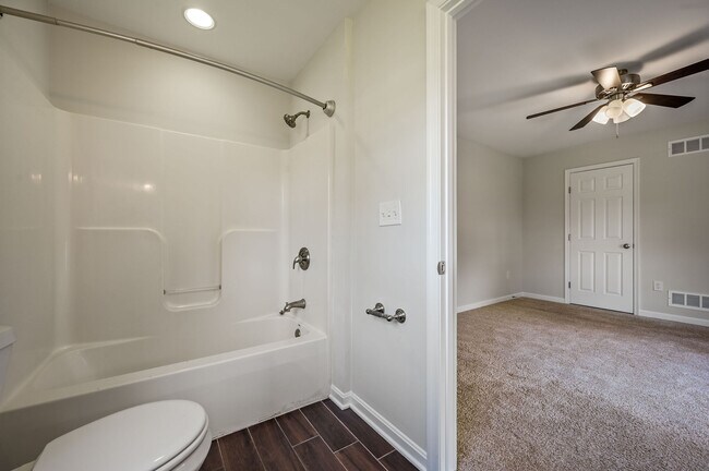 Building Photo - 12265 Willow Grove Rd