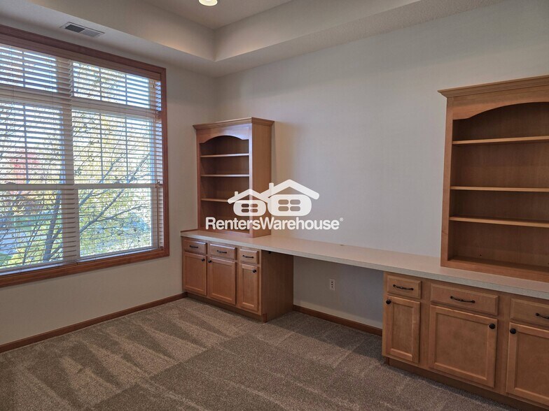 Building Photo - 9630 Independence Cir