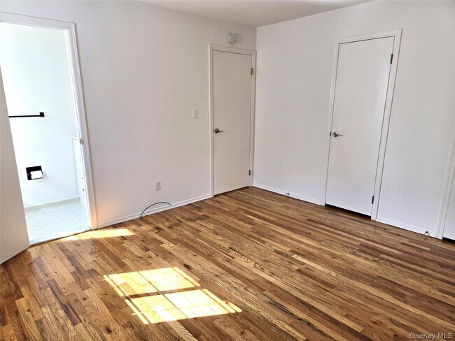 Building Photo - 74 Ashwood Rd