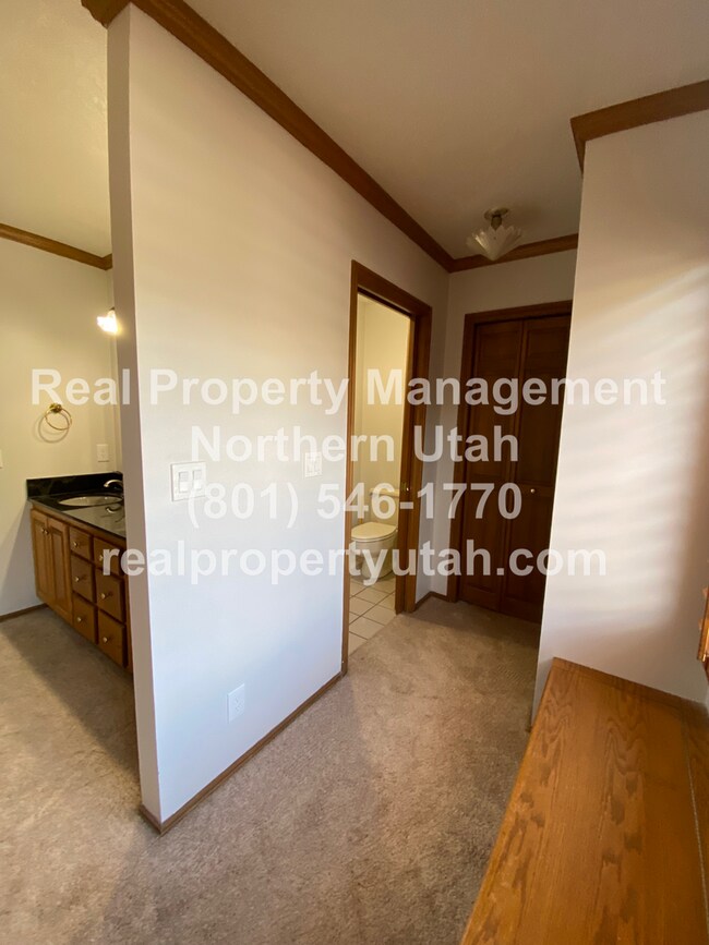 Building Photo - Beautiful Bountiful Home on the Bench