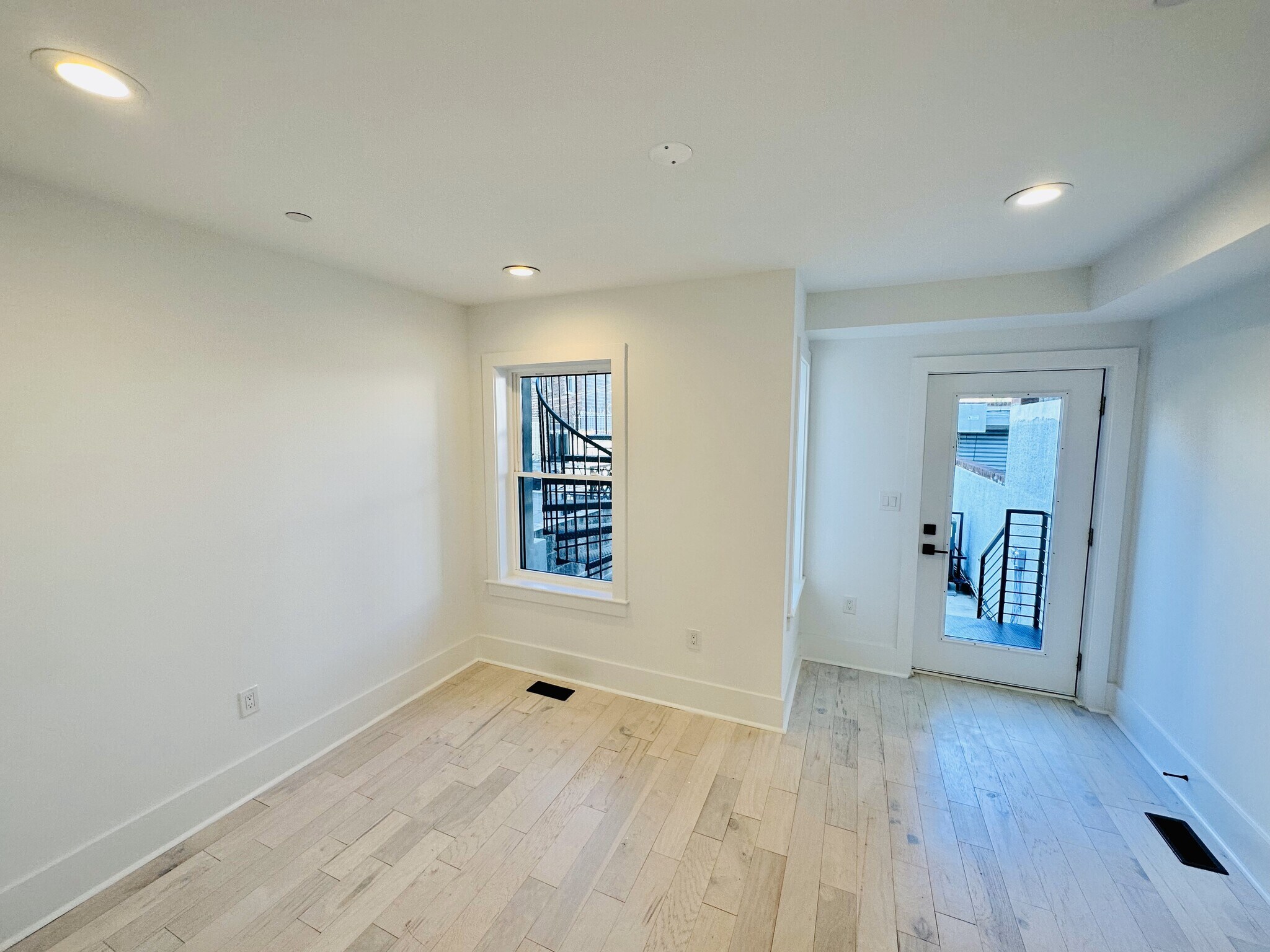 Building Photo - 1314 1/2 5th St NW